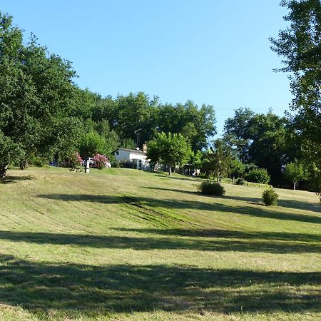 Les Volets Verts Lamothe-Montravel Bagian luar foto
