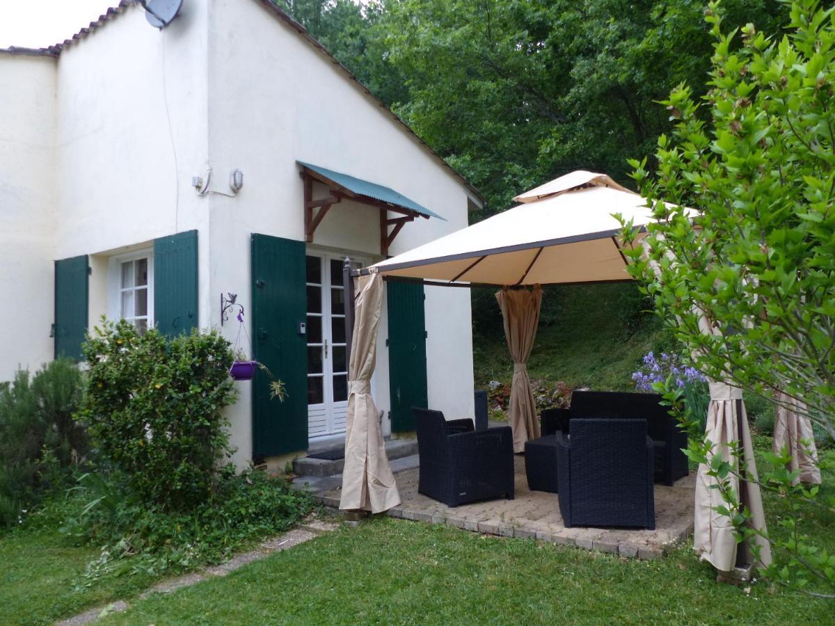 Les Volets Verts Lamothe-Montravel Bagian luar foto