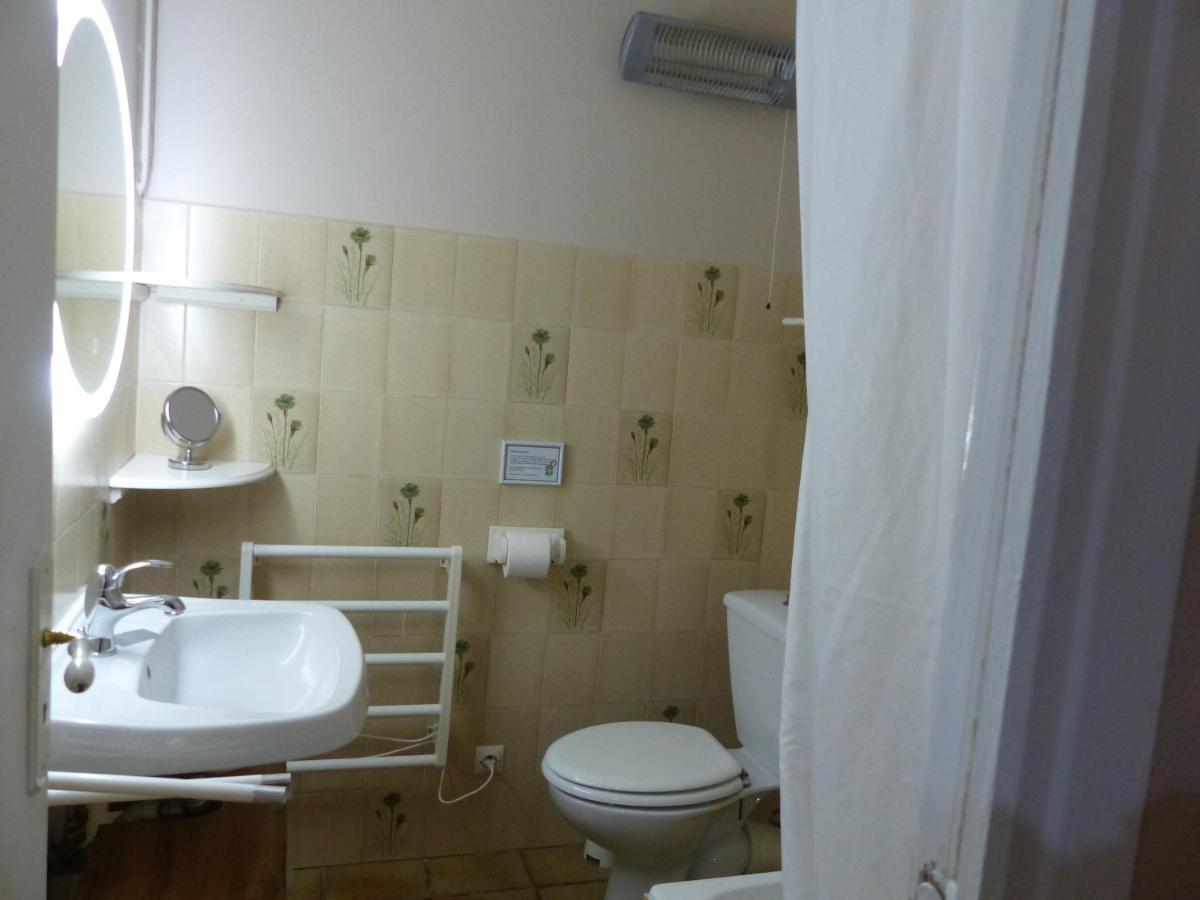 Les Volets Verts Lamothe-Montravel Bagian luar foto